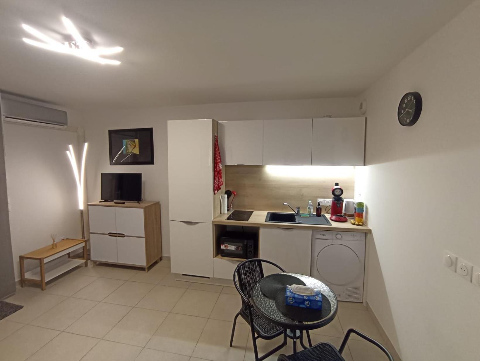 Studio Avec Parking Prive, Piscine Plage 300M Antibes Exterior photo